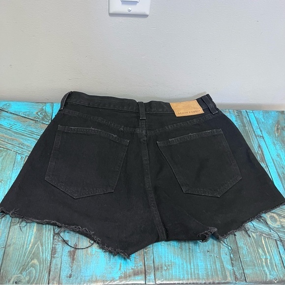 Aritzia Denim Forum The Yoko Short Black Size 27 Denim Casual - Picture 7 of 16